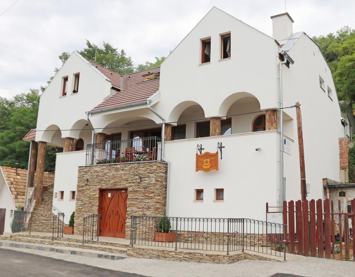 Penzión Kállai a Vináreň Filakovo Exterior foto